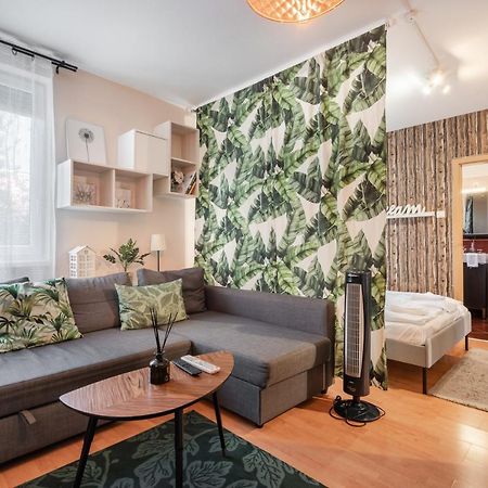 Green Lush Apartment Budapest Exterior photo