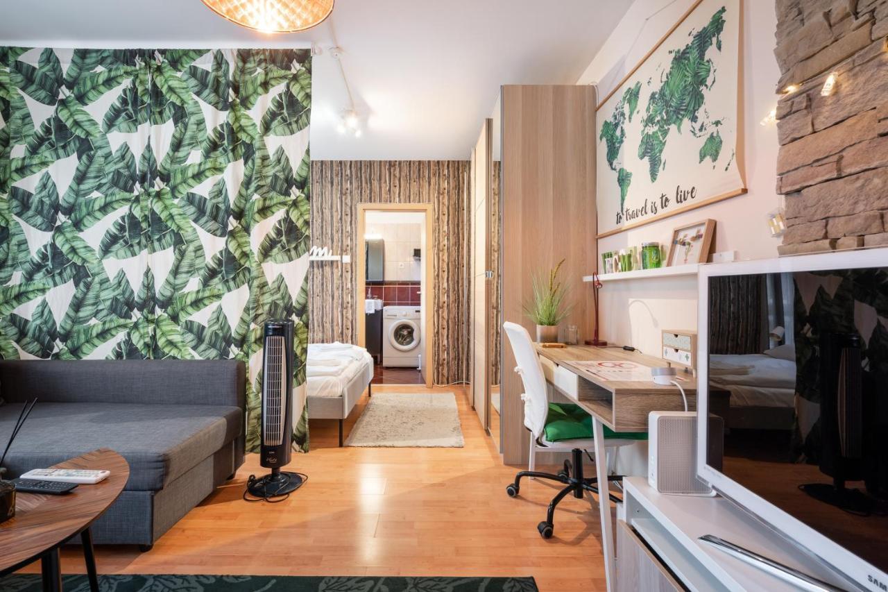 Green Lush Apartment Budapest Exterior photo