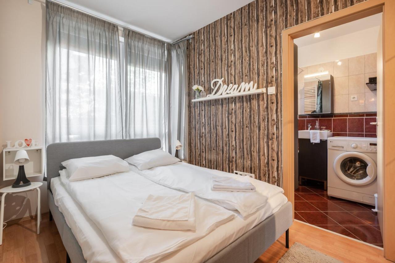 Green Lush Apartment Budapest Exterior photo