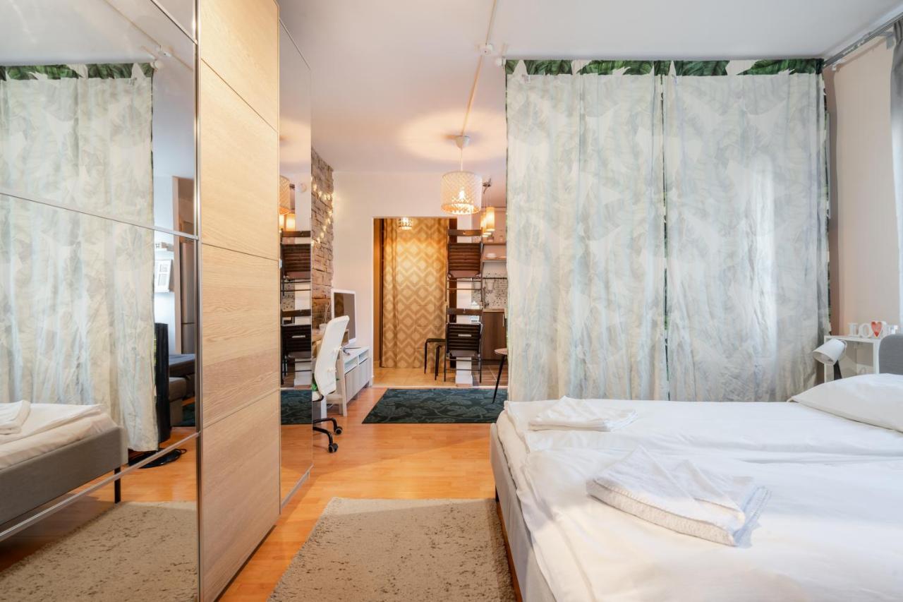 Green Lush Apartment Budapest Exterior photo